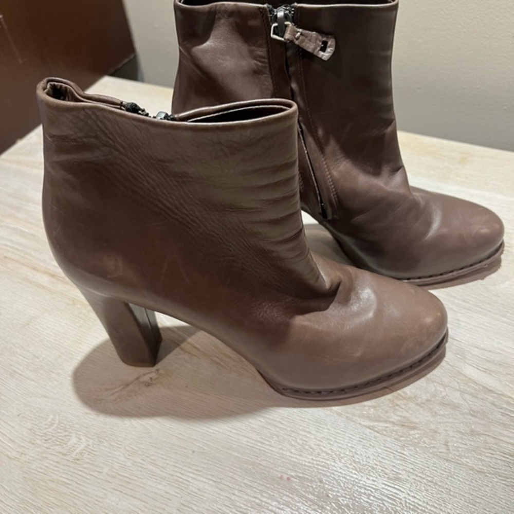 Roberto Del Carlo booties size 6.5